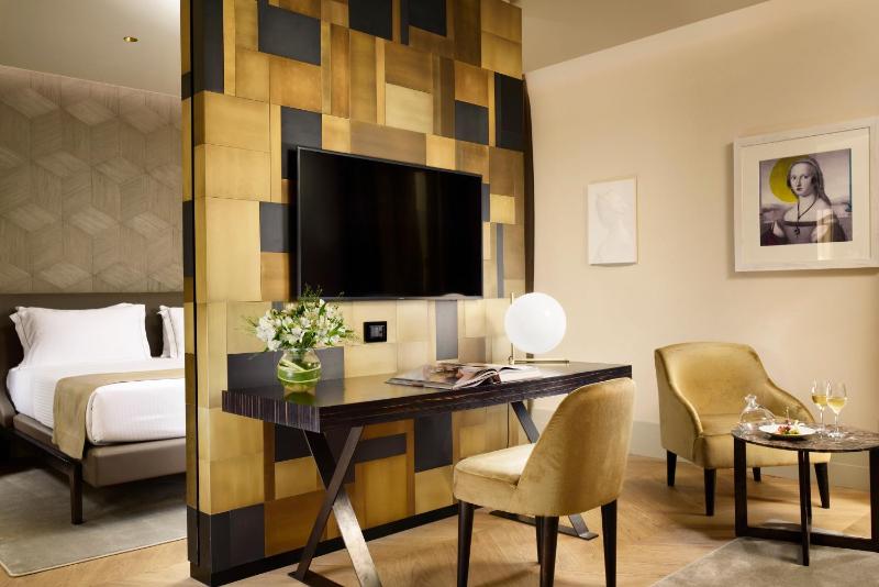 Deluxe Suite image 4