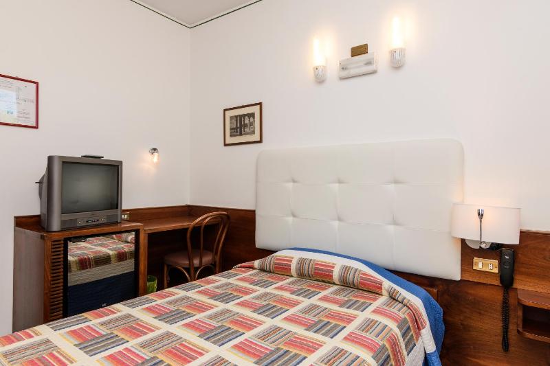 Single Room image 1