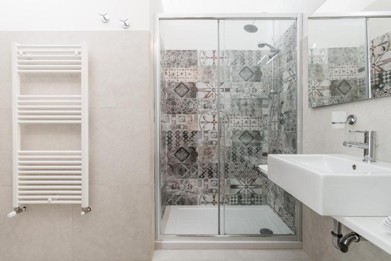 Deluxe Double Room (2 adult + 1 children) image 3