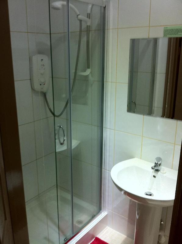 Twin Room image 2