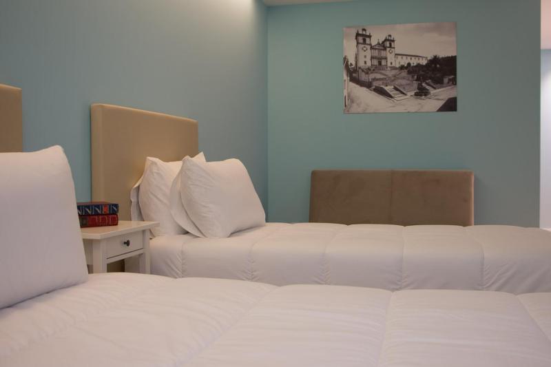 Standard Twin Room with Sofa image 3