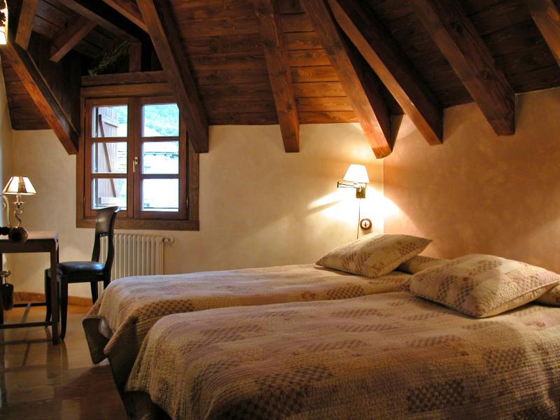 Double or Twin Room image 4