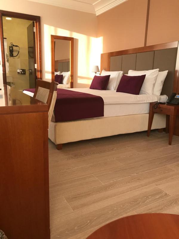 Double Room image 4