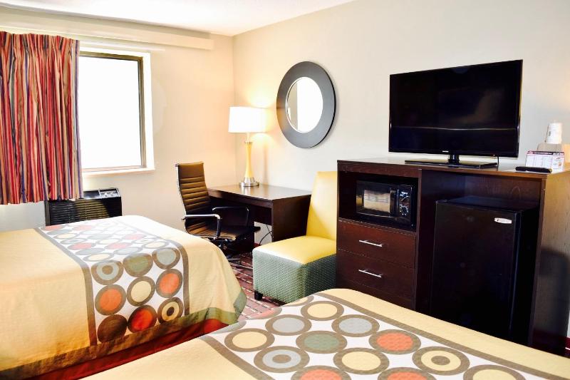 Deluxe Double Room with Two Double Beds - Non-Smoking image 2