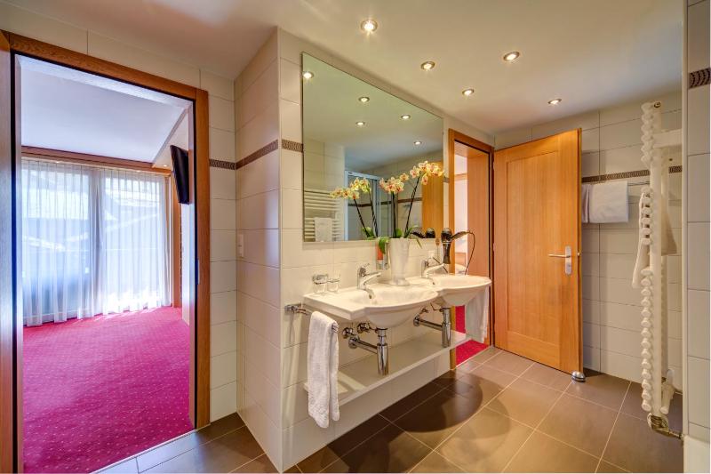 Suite with Balcony and Matterhorn View image 3