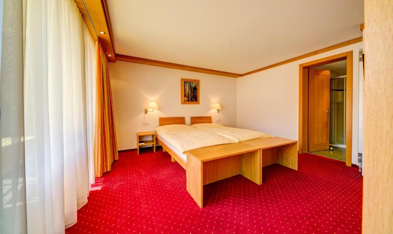 Suite with Balcony and Matterhorn View image 4