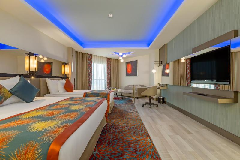 Standard Room with Land View image 1