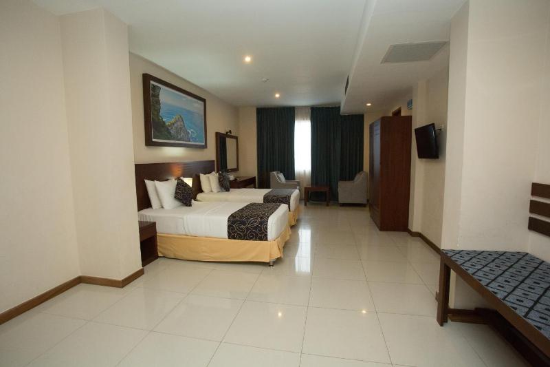 Family Room image 1