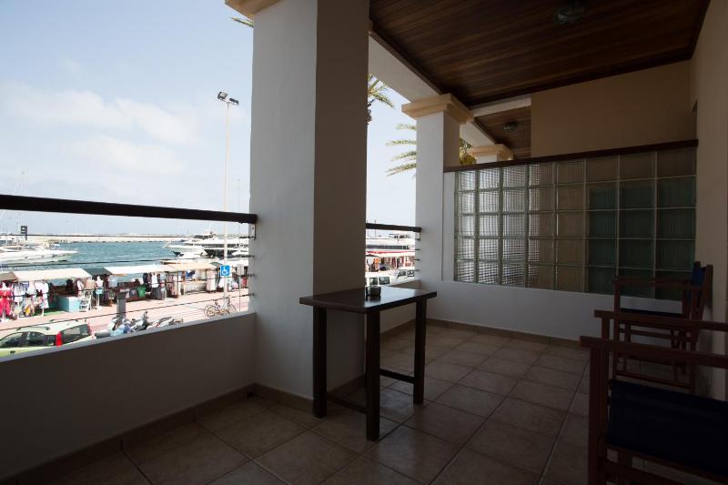 Double Room with Sea View image 1