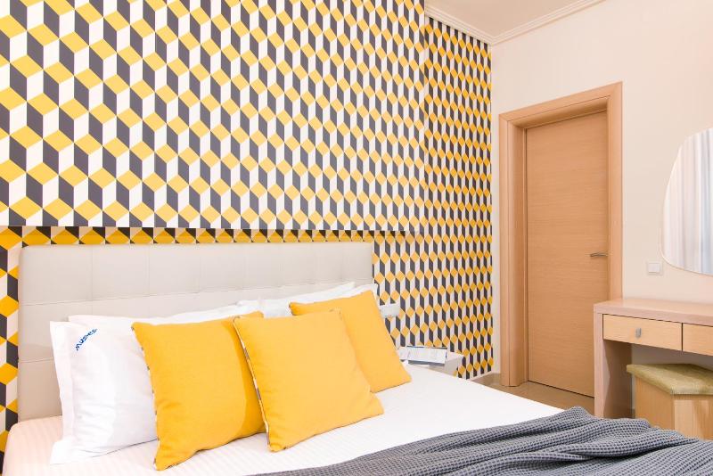 One-Bedroom Apartment image 3