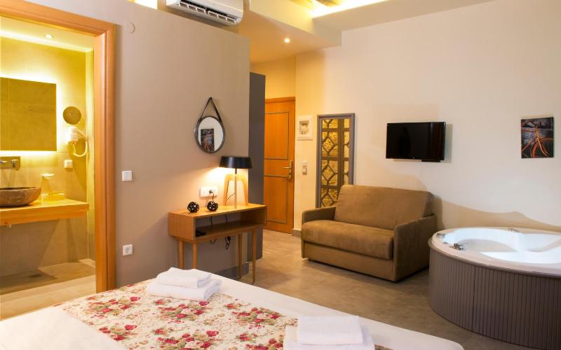 Superior Room with Hot Tub image 2