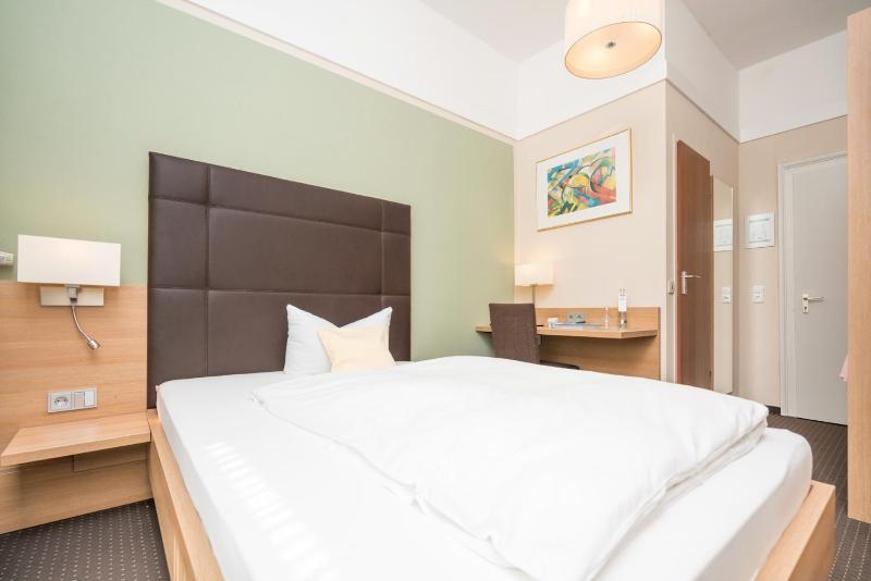 Single Room - Mountain and Street Side image 4