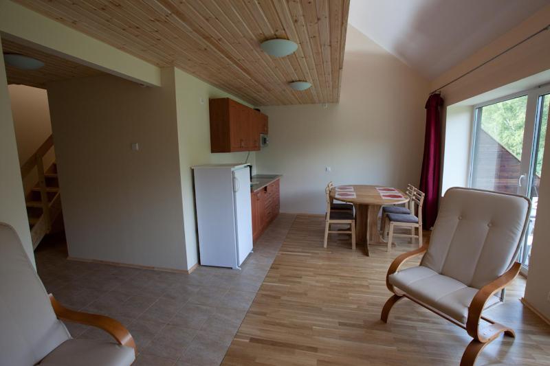 Deluxe Family Room image 3
