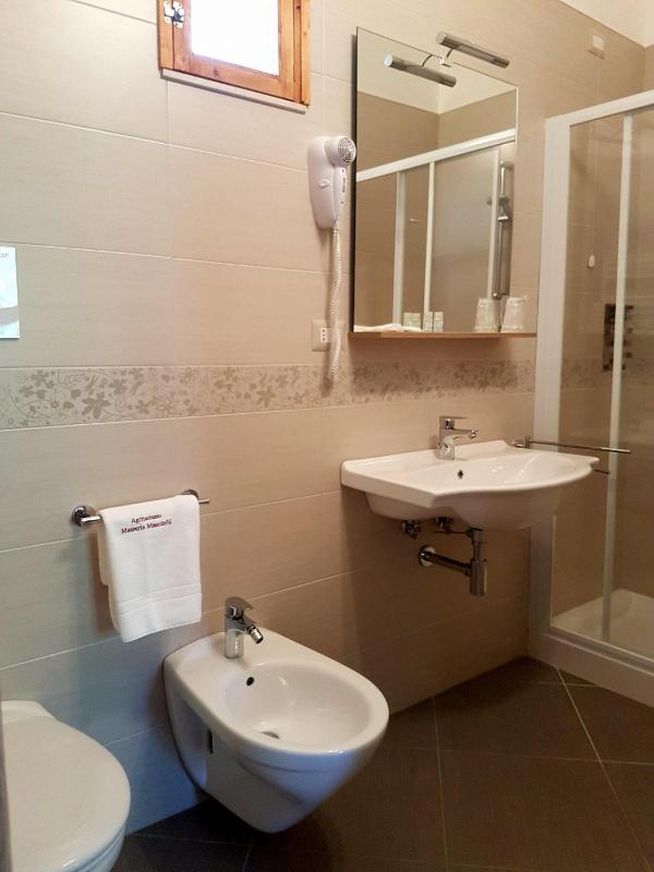 Double or Twin Room image 2
