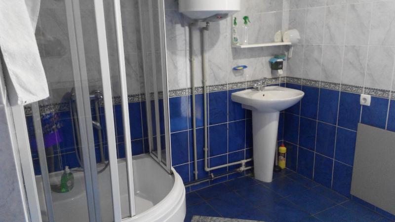 Standard Twin Room image 1