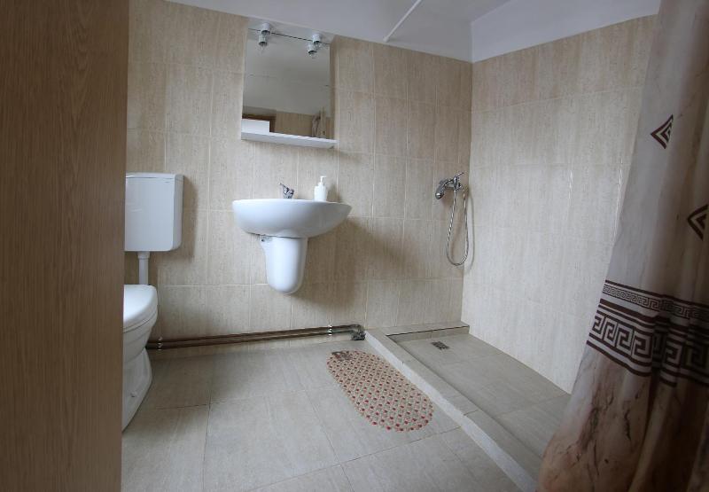 Triple Room with Private Bathroom image 2