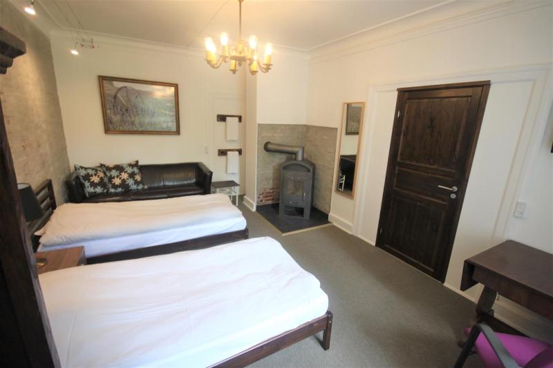 Standard Double Room with Shared Bathroom image 3
