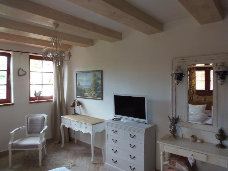 Deluxe Room image 3