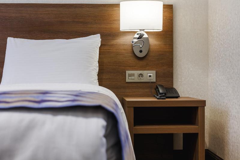 Standard Double Room image 1
