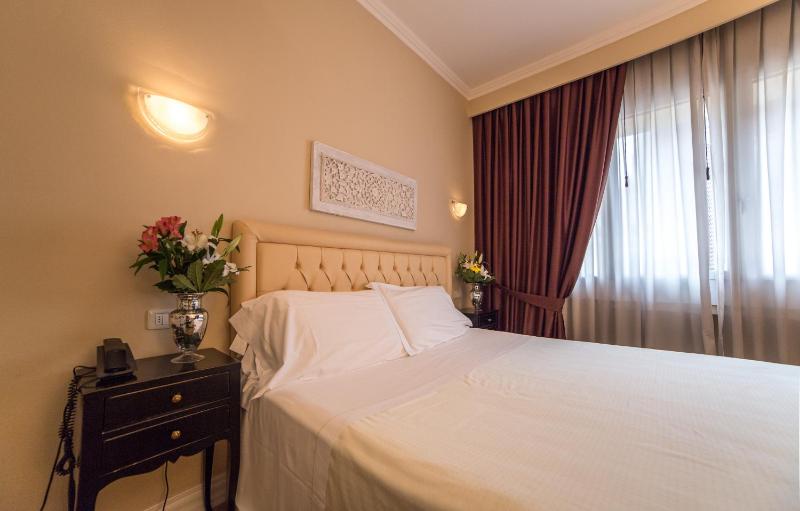 Classic Double Room image 1