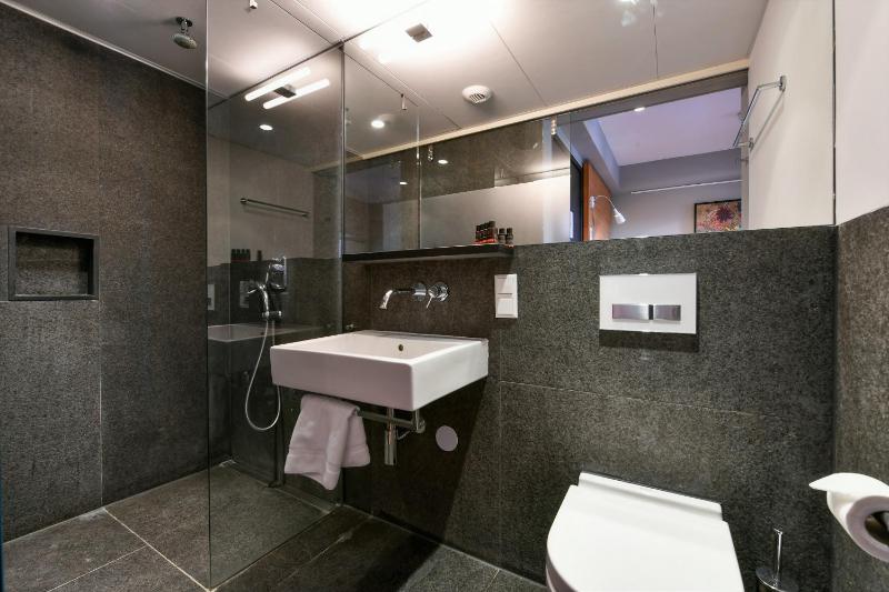 Standard Single Room image 3