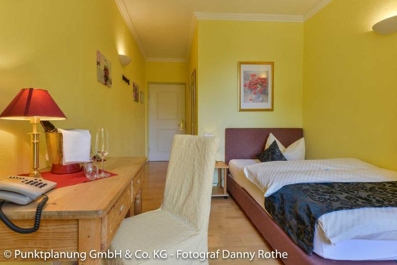 Single Room image 2