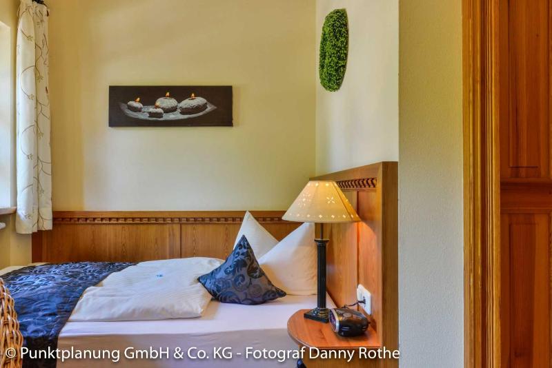Single Room image 3