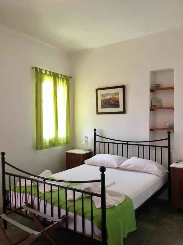 Double Room with Patio image 4