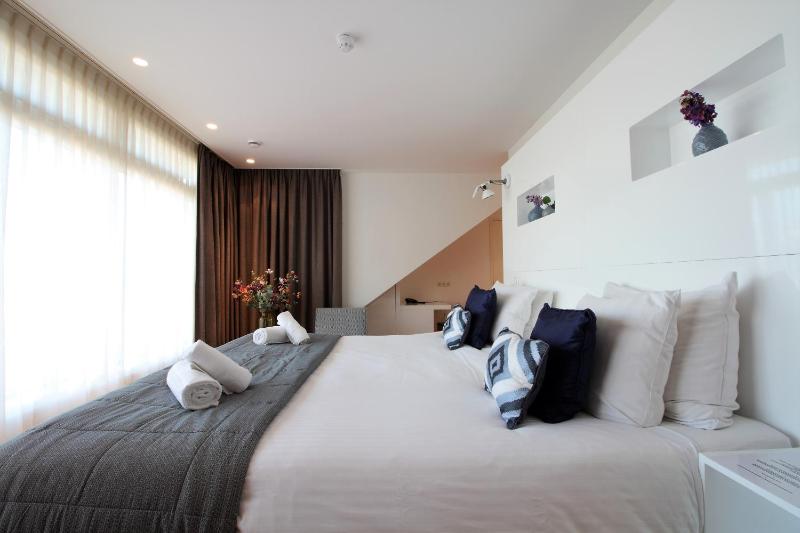 Penthouse with City View image 4