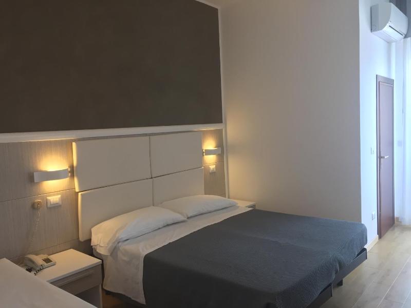 Hotel Mirabel - image 33