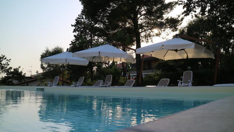 Deluxe Room (2 Adults + 1 Child) image 1