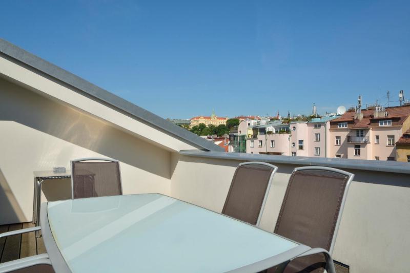 Two-Bedroom Penthouse Apartment image 4