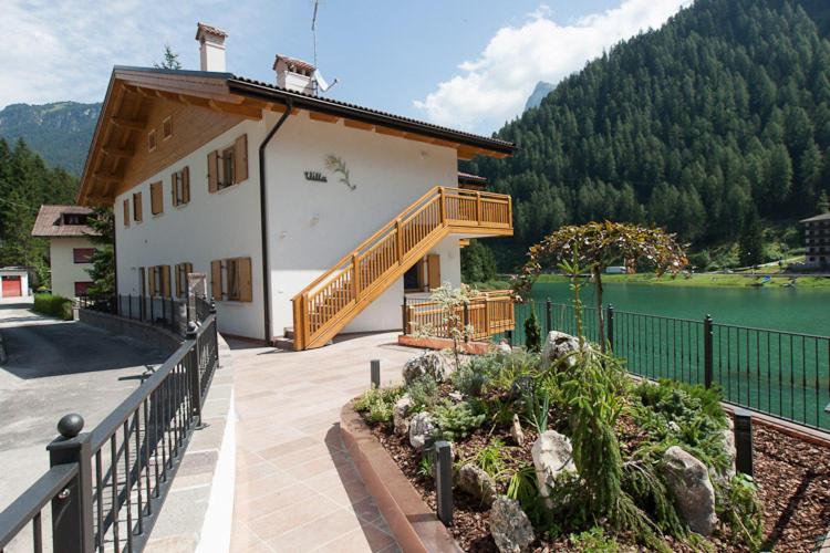 Apartment with Lake View image 3