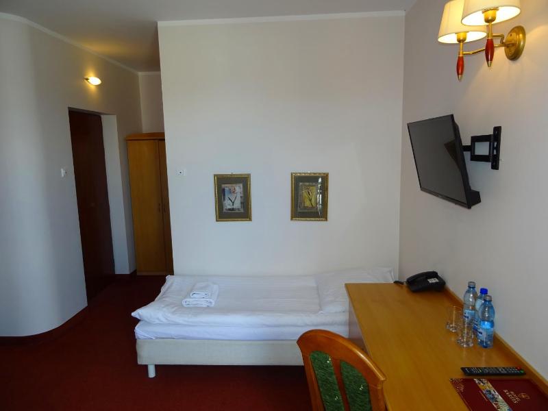 Comfort Triple Room image 3