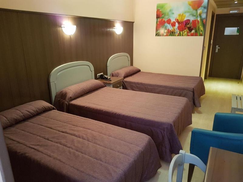 Triple Room image 4