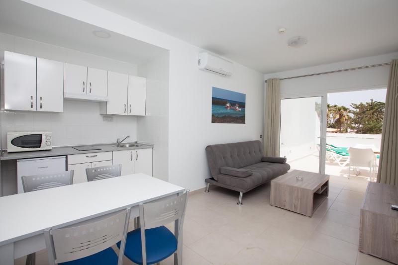 Two-Bedroom Apartment with Sea View image 3