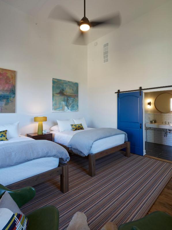 Queen Suite (Suite 7) image 2