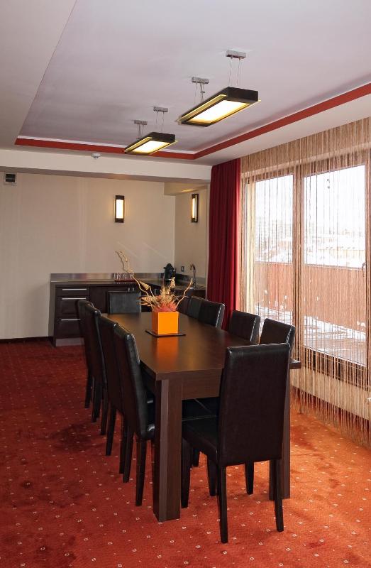 One-Bedroom Apartment with Terrace image 3