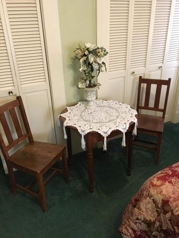 Deluxe King Room image 2