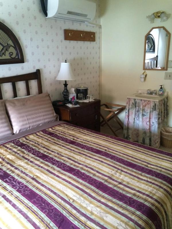 Double Room image 2