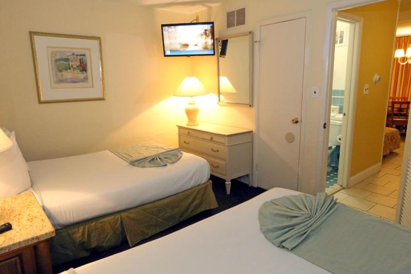 One-Bedroom Suite with Kitchenette  image 4