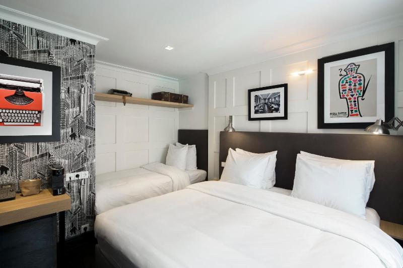 Deluxe Triple Room image 4