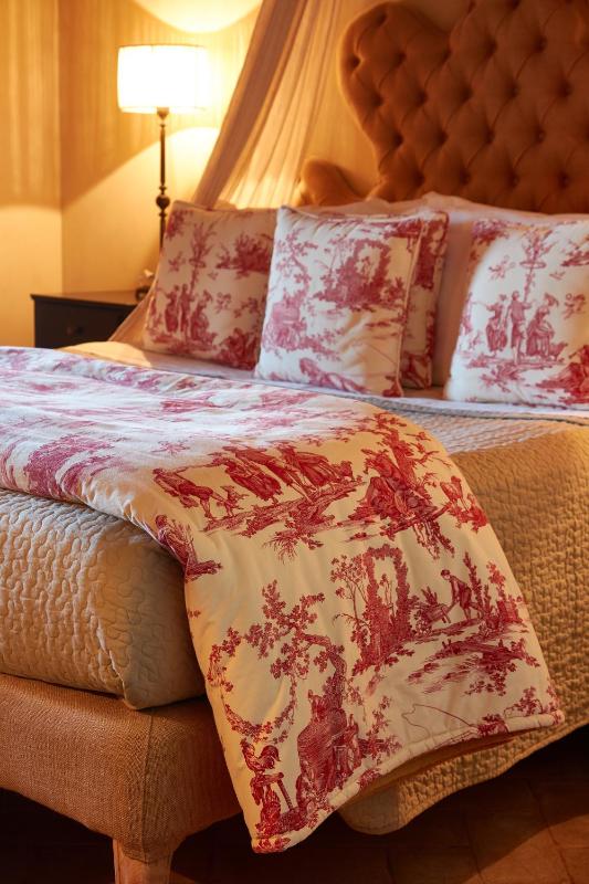 Luxury Suite image 3