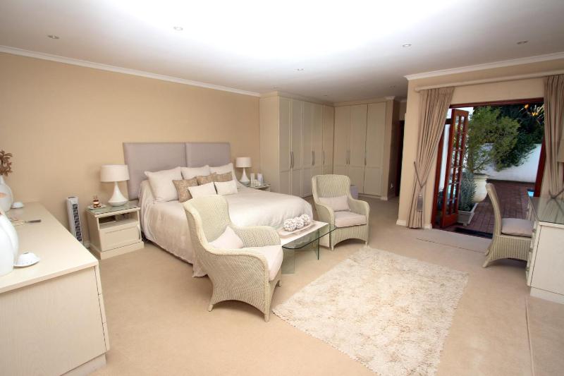 Constantia Garden Suites - image 4