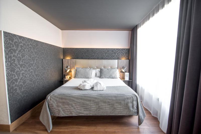 Double Room with Terrace image 1