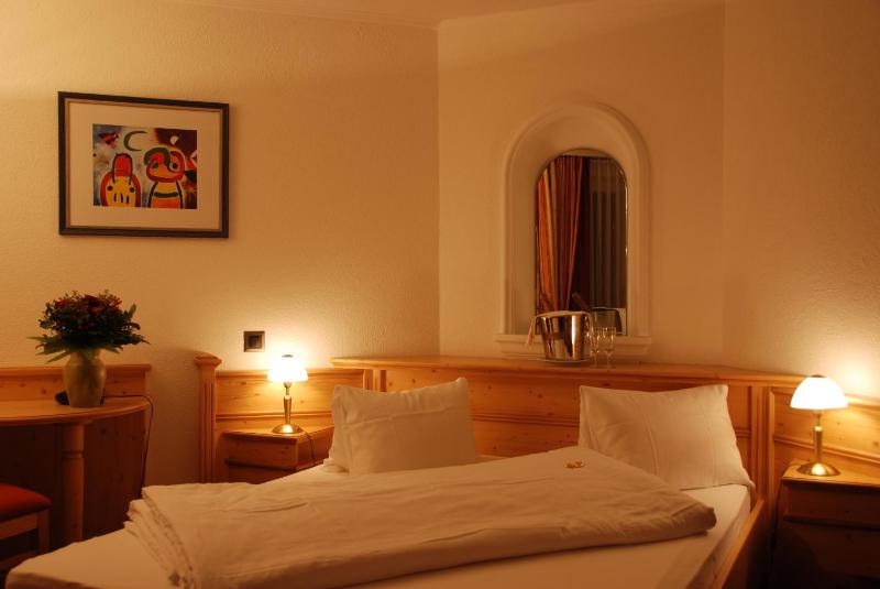 Double Room Queensize  image 3