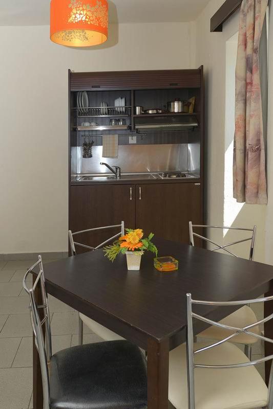 Ialysos City Hotel - image 7