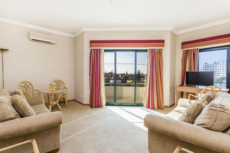 Riviera Hotel - image 2