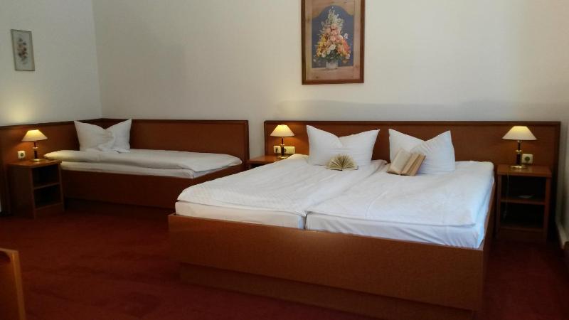 Triple Room image 2
