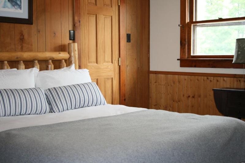 Log House Standard Room - Queen image 3